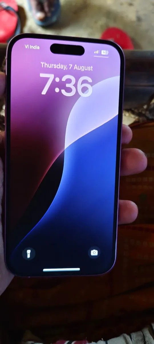 Apple iPhone 16