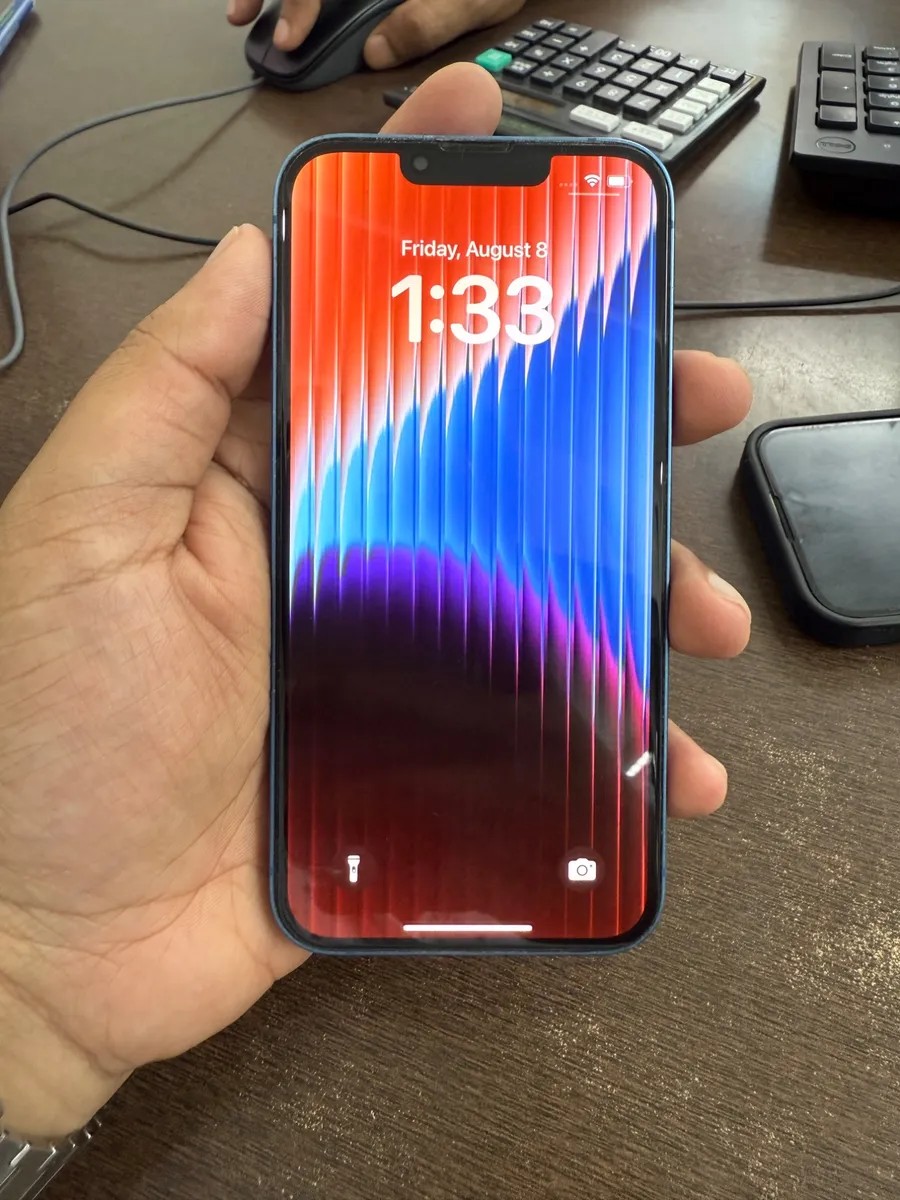 Apple iPhone 13