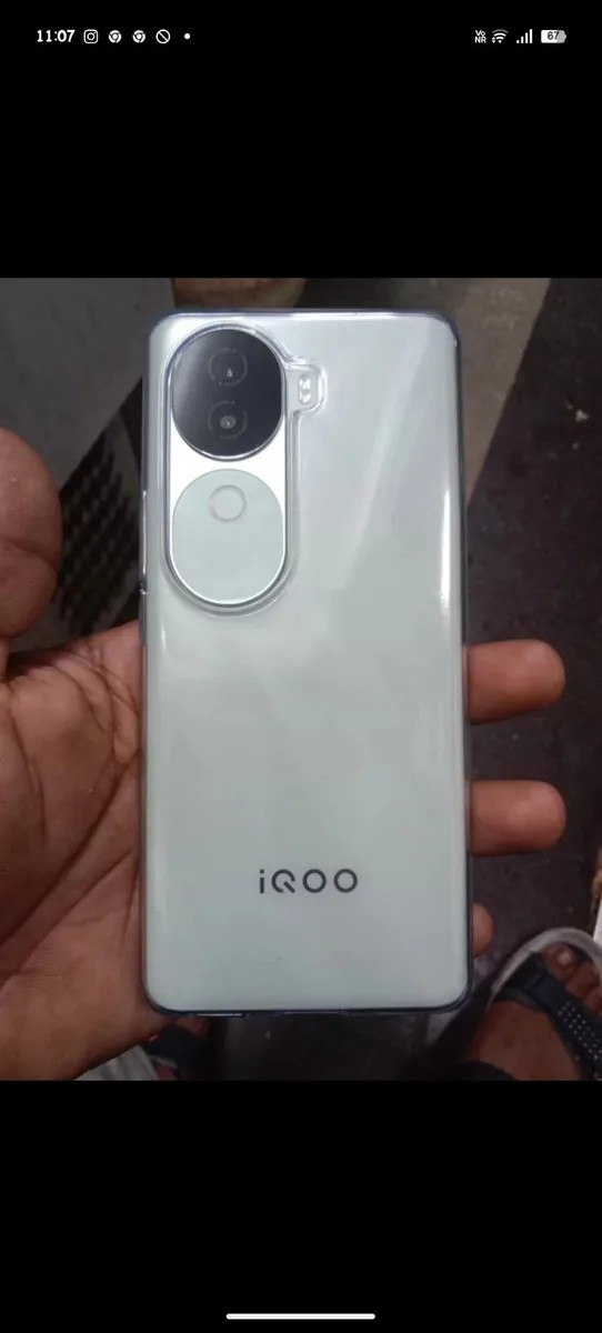 vivo iQOO Z9s