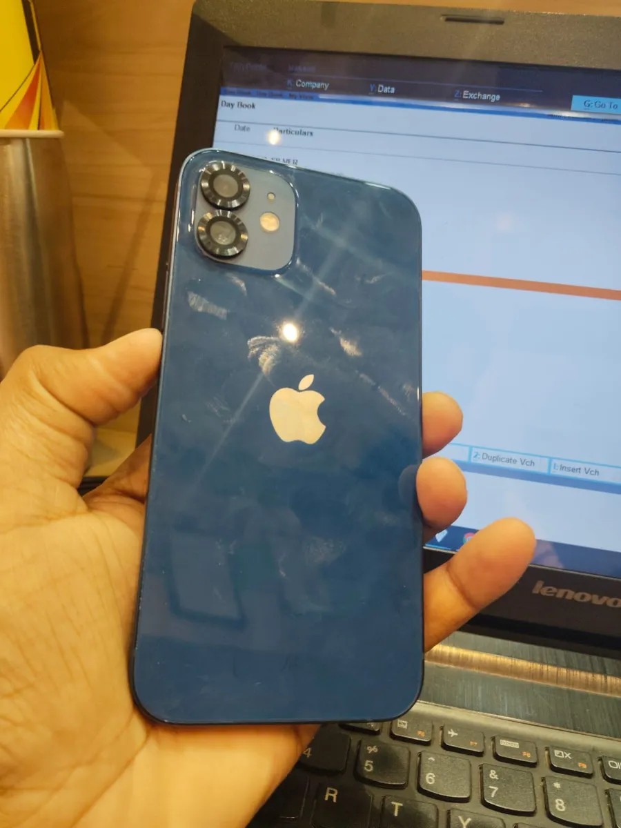 Apple iPhone 12