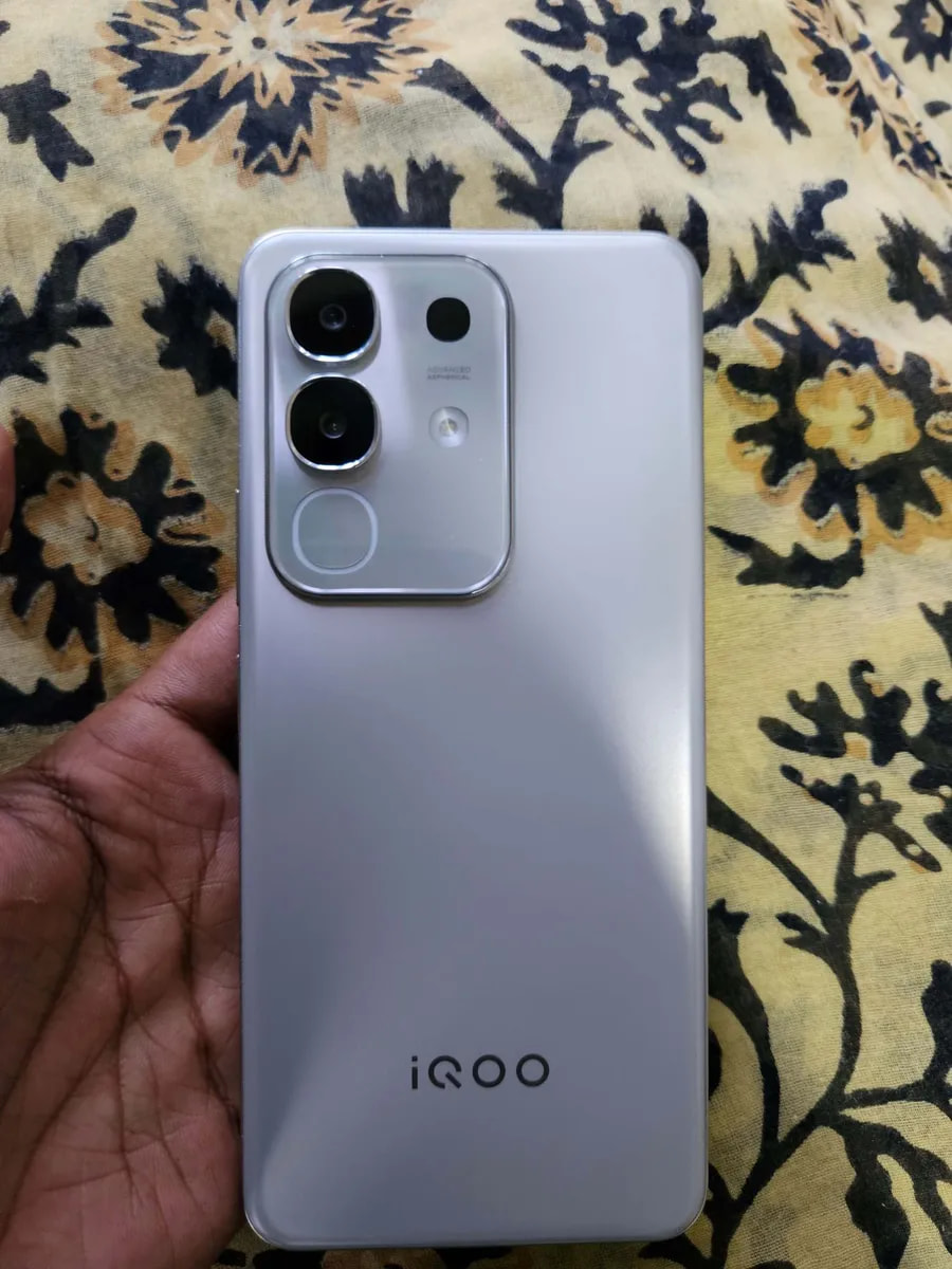 vivo iQOO Z10x