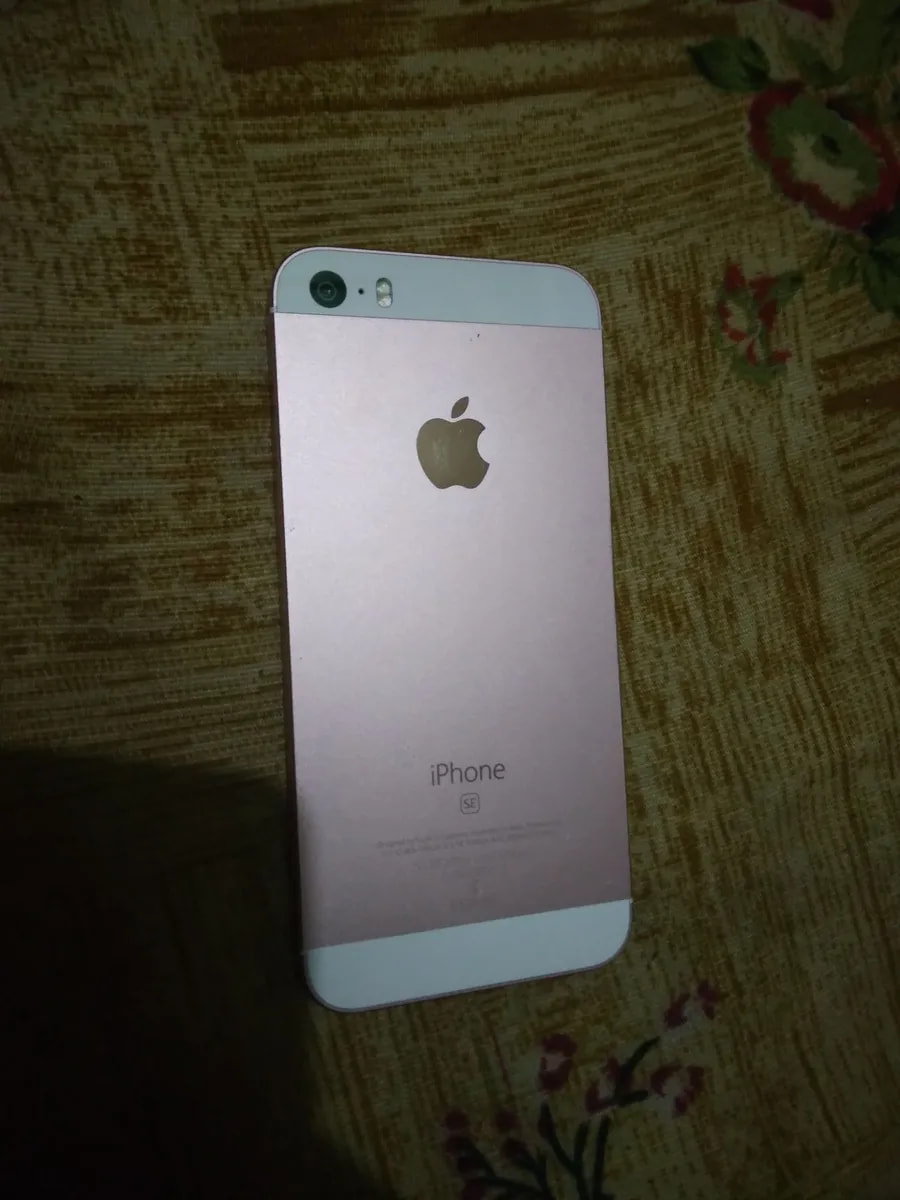 Apple iPhone SE