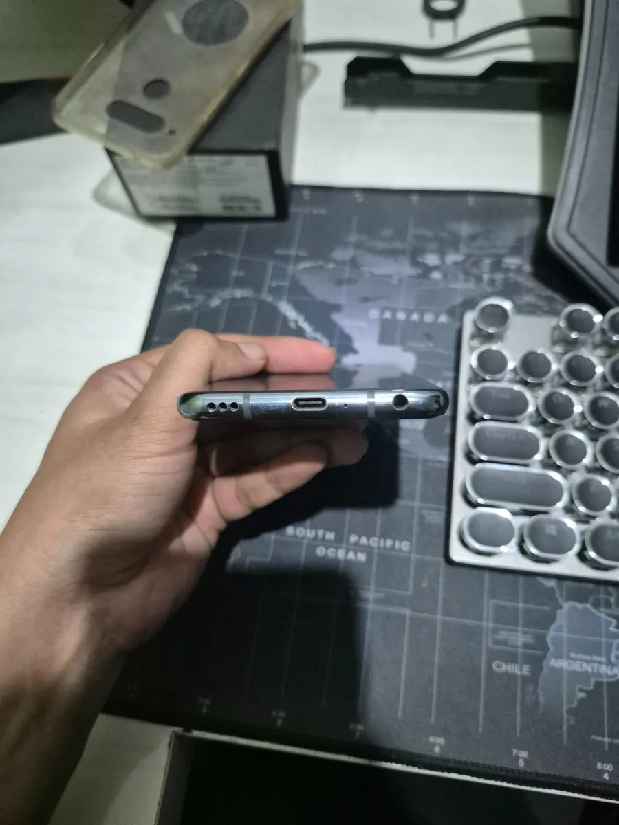 LG V40 ThinQ