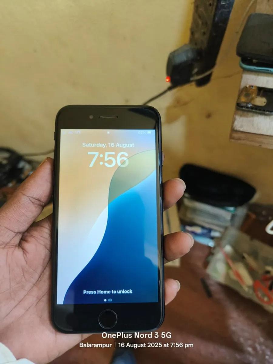 Apple iPhone SE (2020)