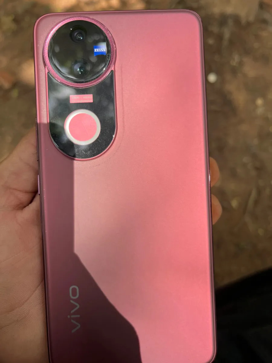 vivo V50