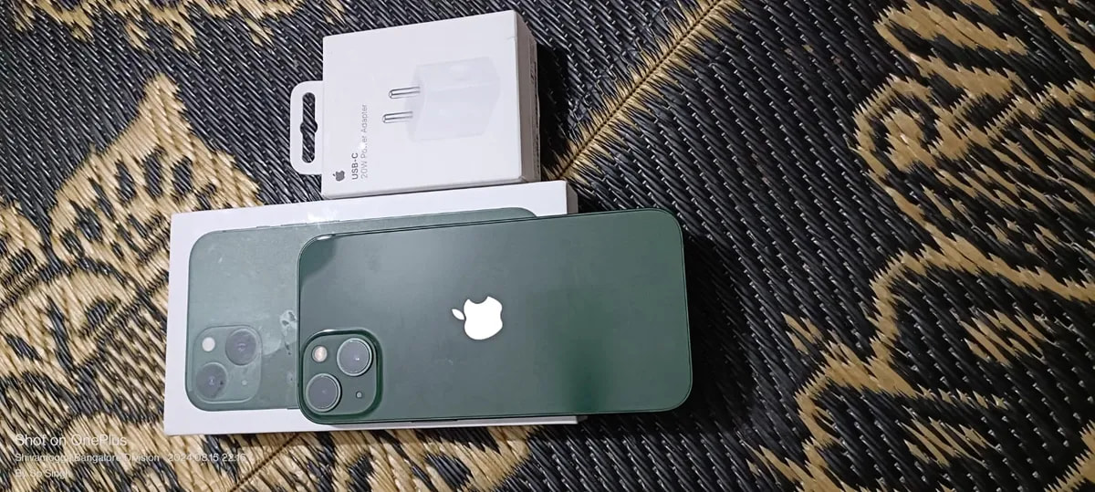 Apple iPhone 13
