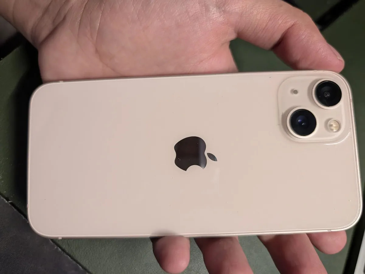 Apple iPhone 13