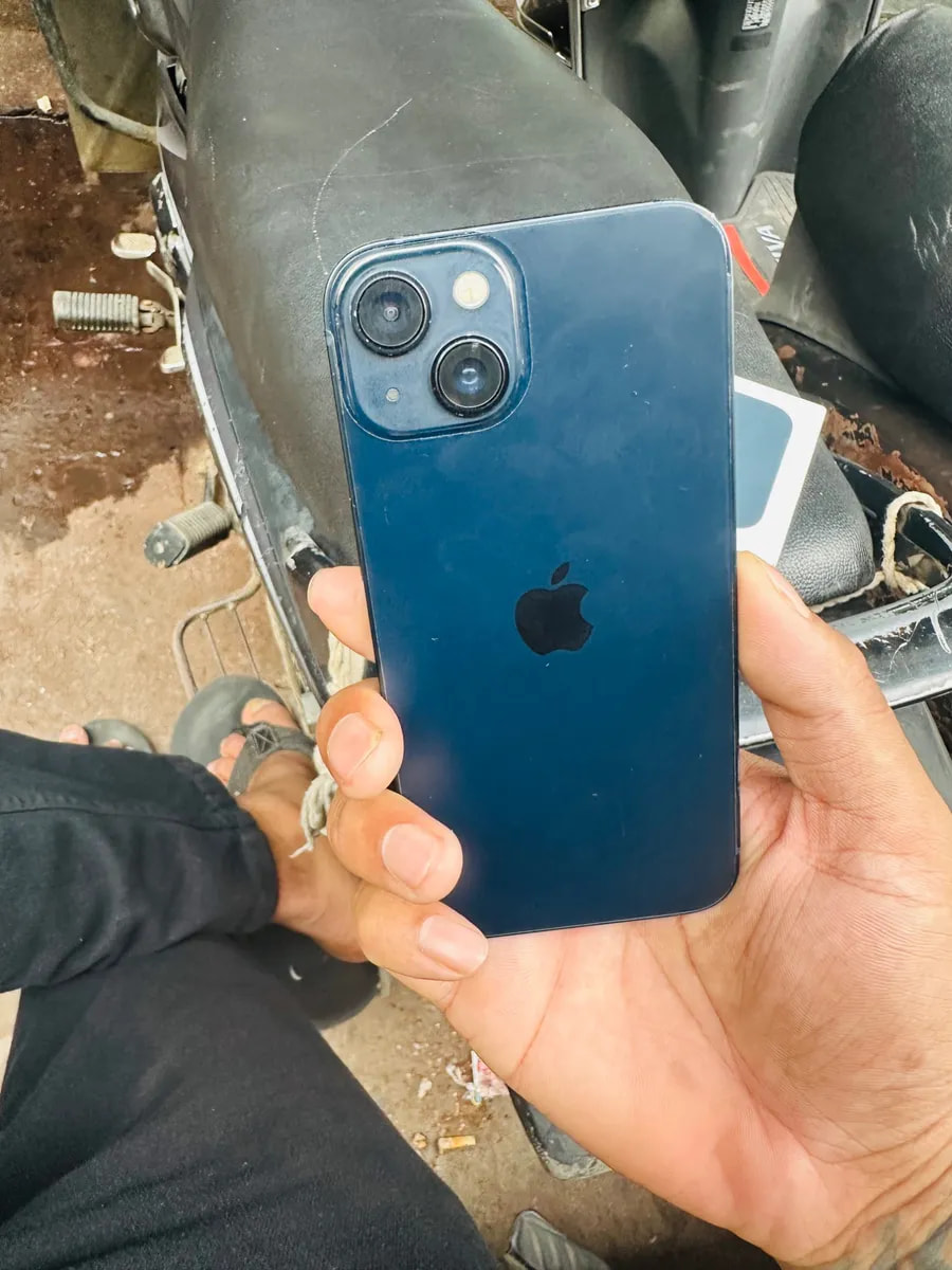 Apple iPhone 13