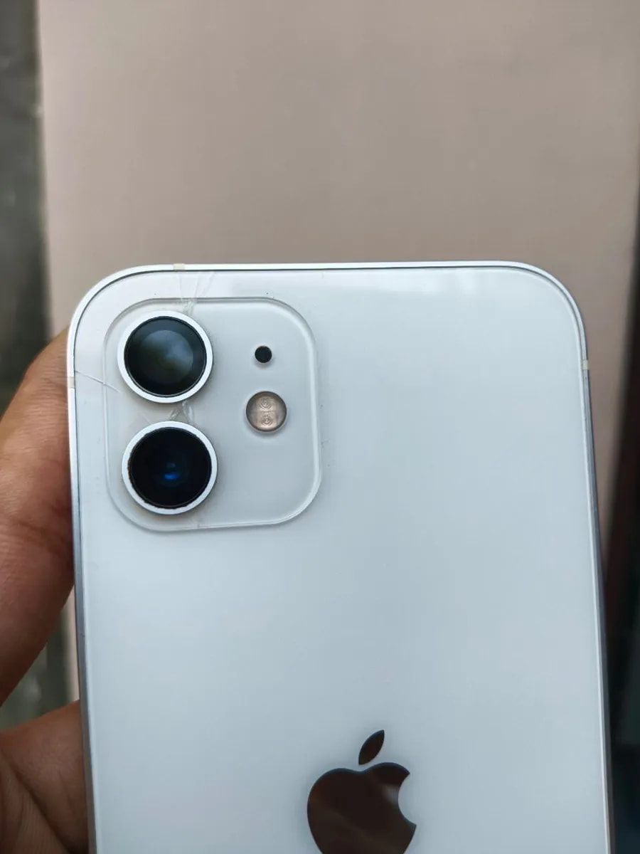 Apple iPhone 12