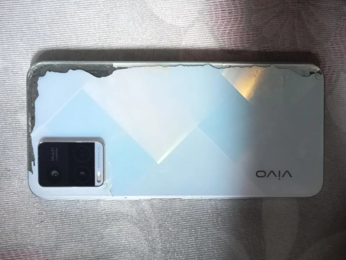vivo Y21