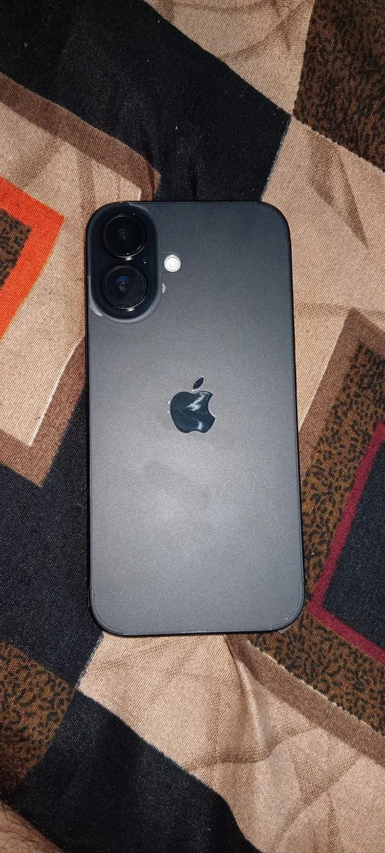 Apple iPhone 16