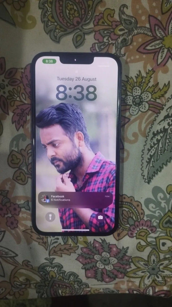 Apple iPhone 13