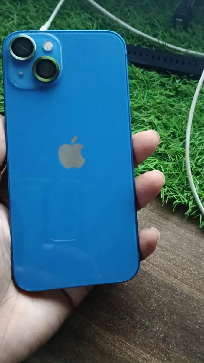 Apple iPhone 13
