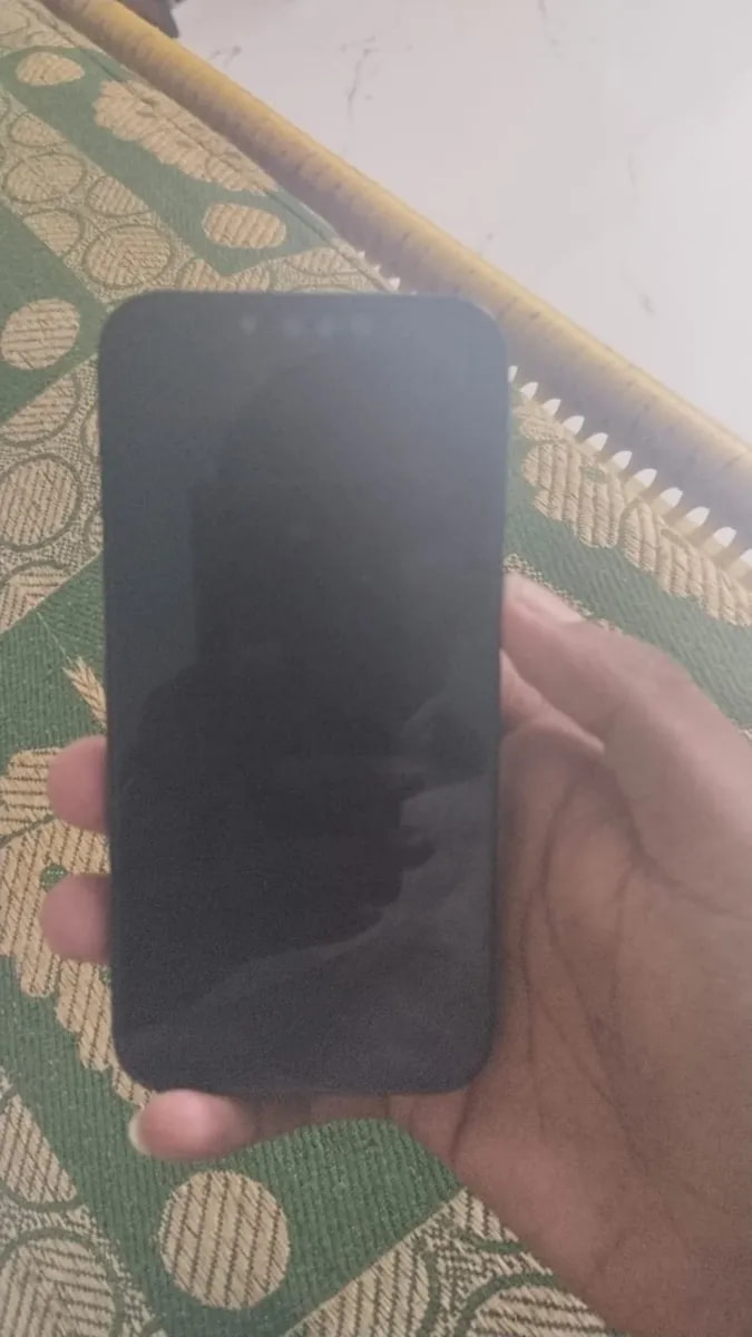 Apple iPhone 13