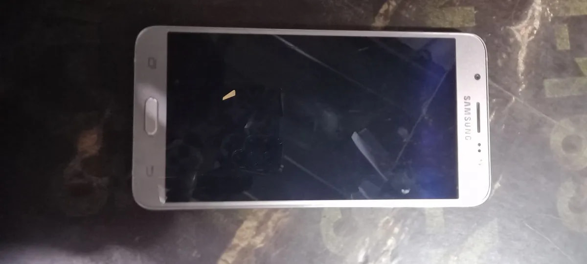 Samsung Galaxy J7