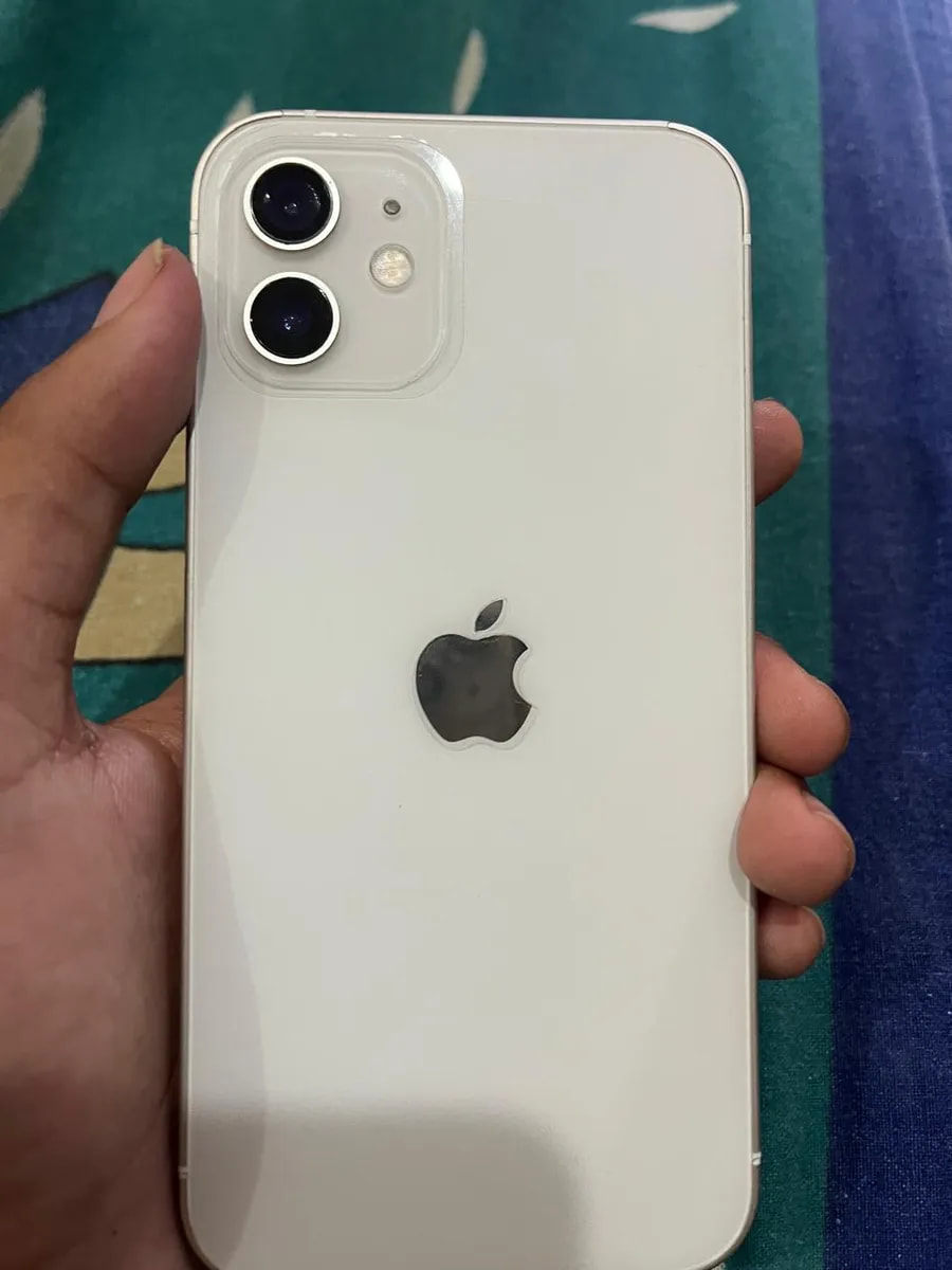 Apple iPhone 12