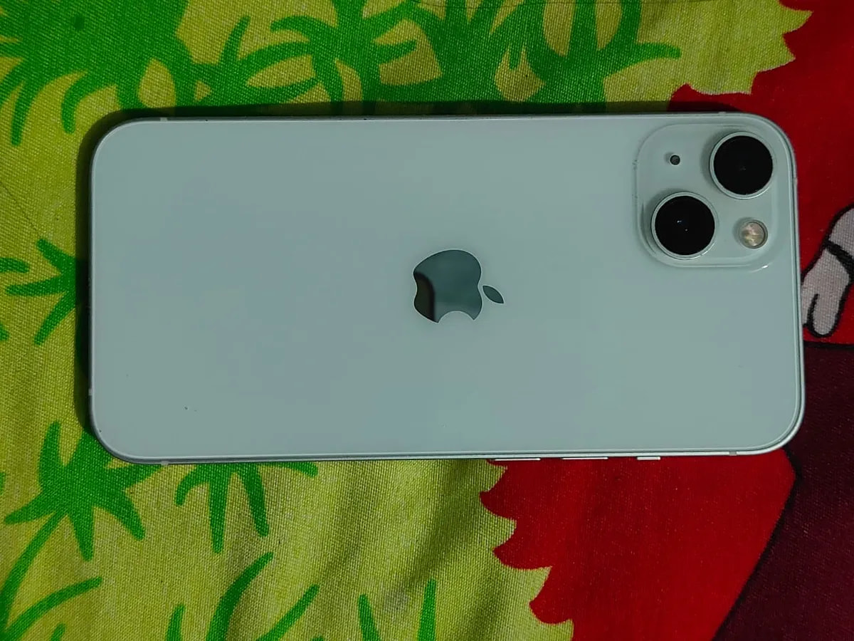 Apple iPhone 13