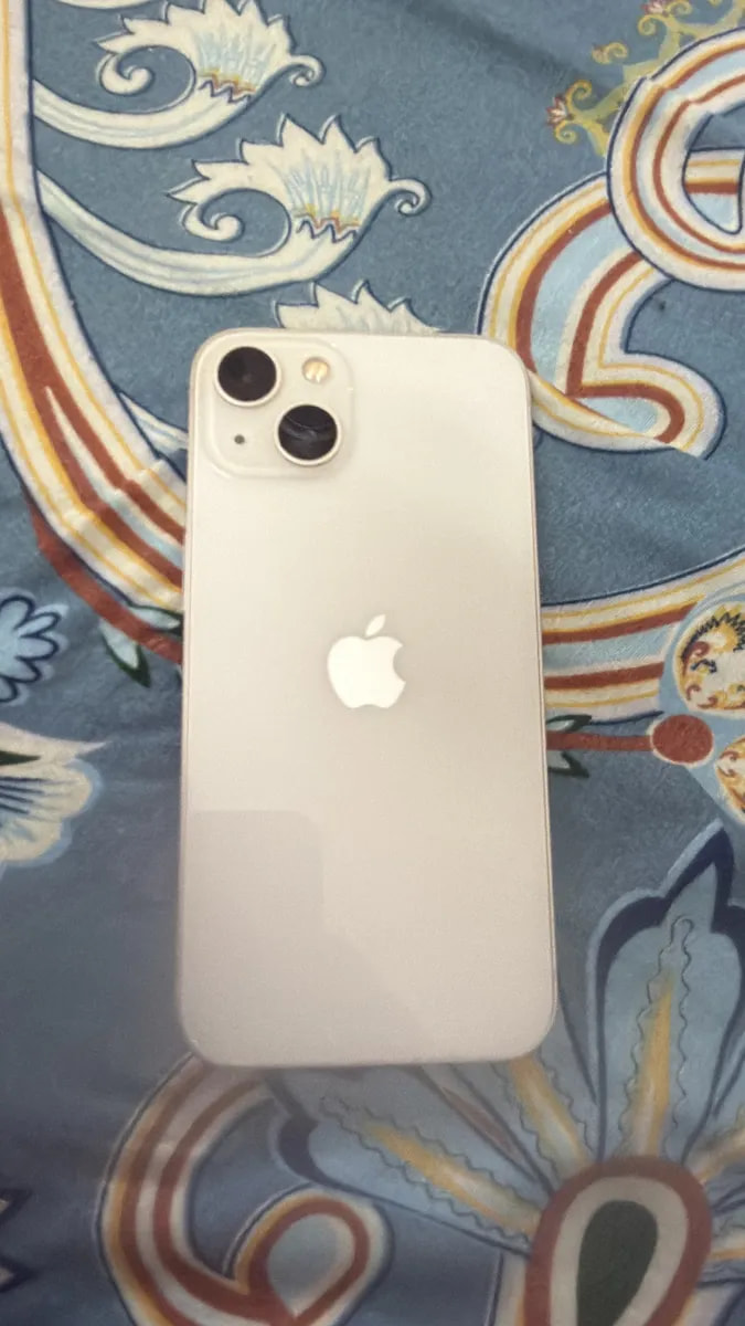Apple iPhone 13