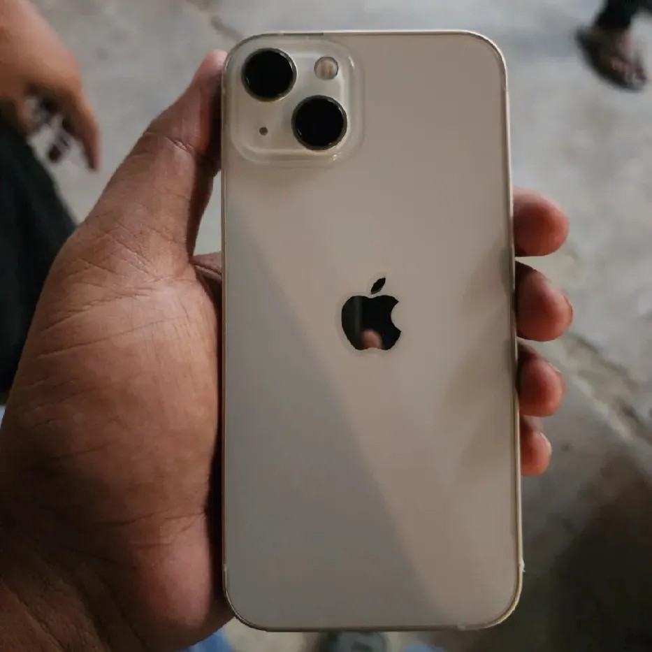 Apple iPhone 13