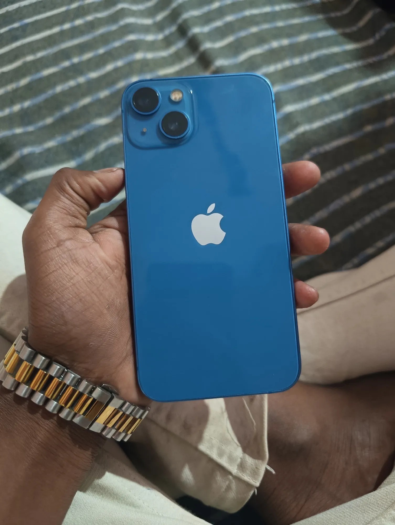 Apple iPhone 13
