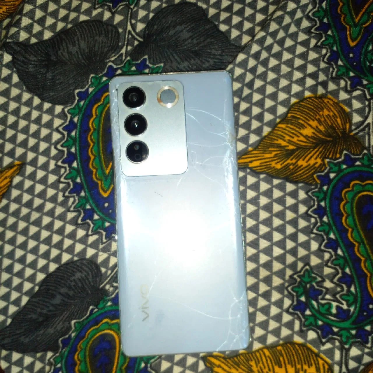 vivo V27