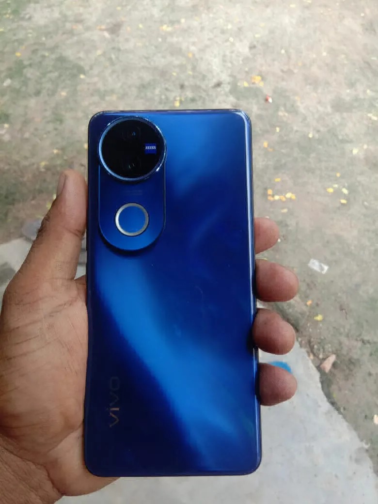 vivo V50