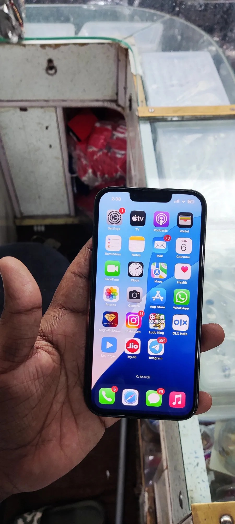 Apple iPhone 13