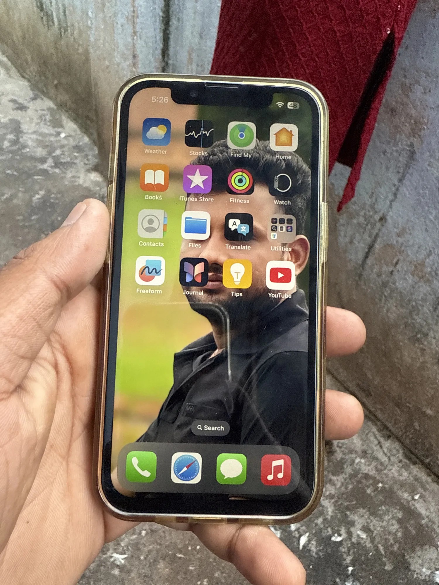 Apple iPhone 13
