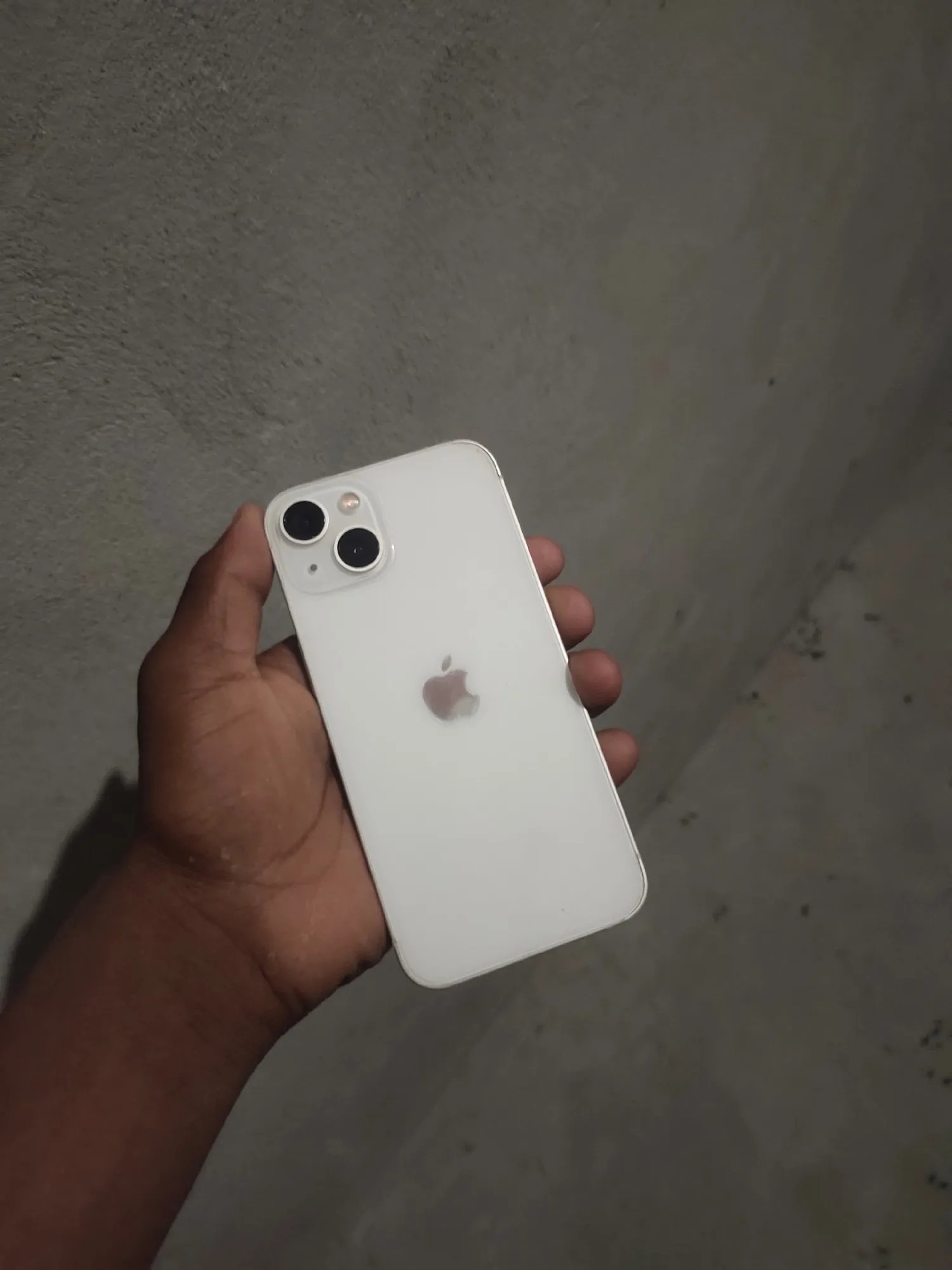 Apple iPhone 13
