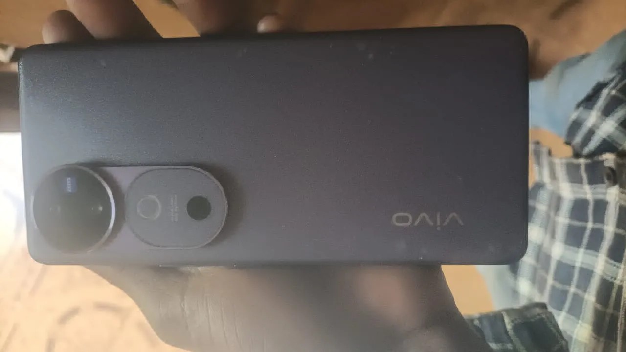 vivo V40