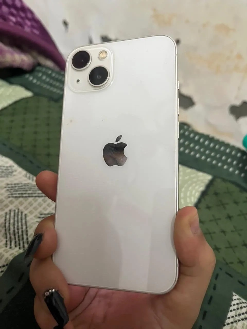 Apple iPhone 13