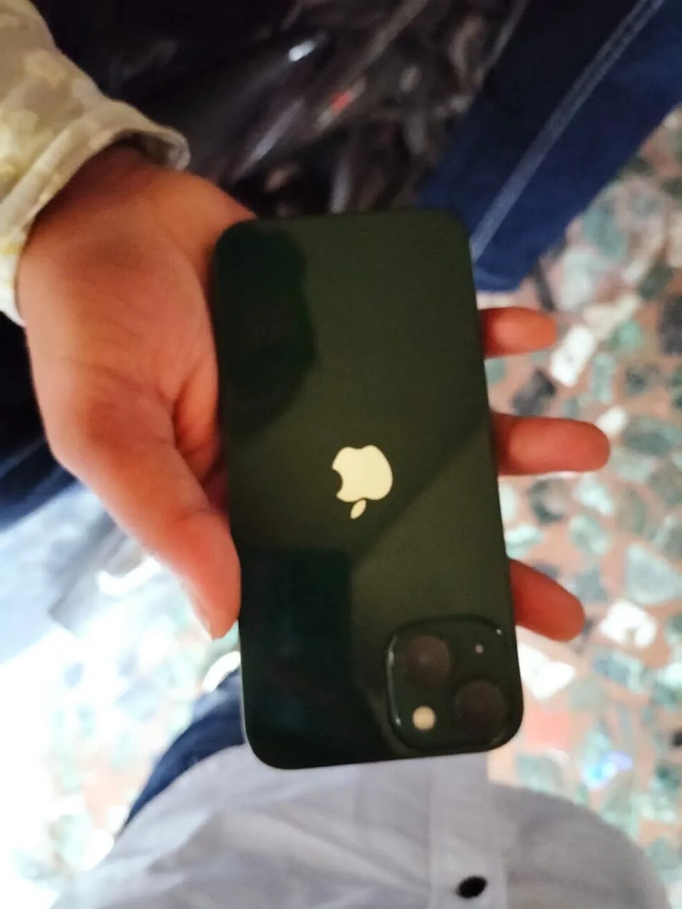 Apple iPhone 13