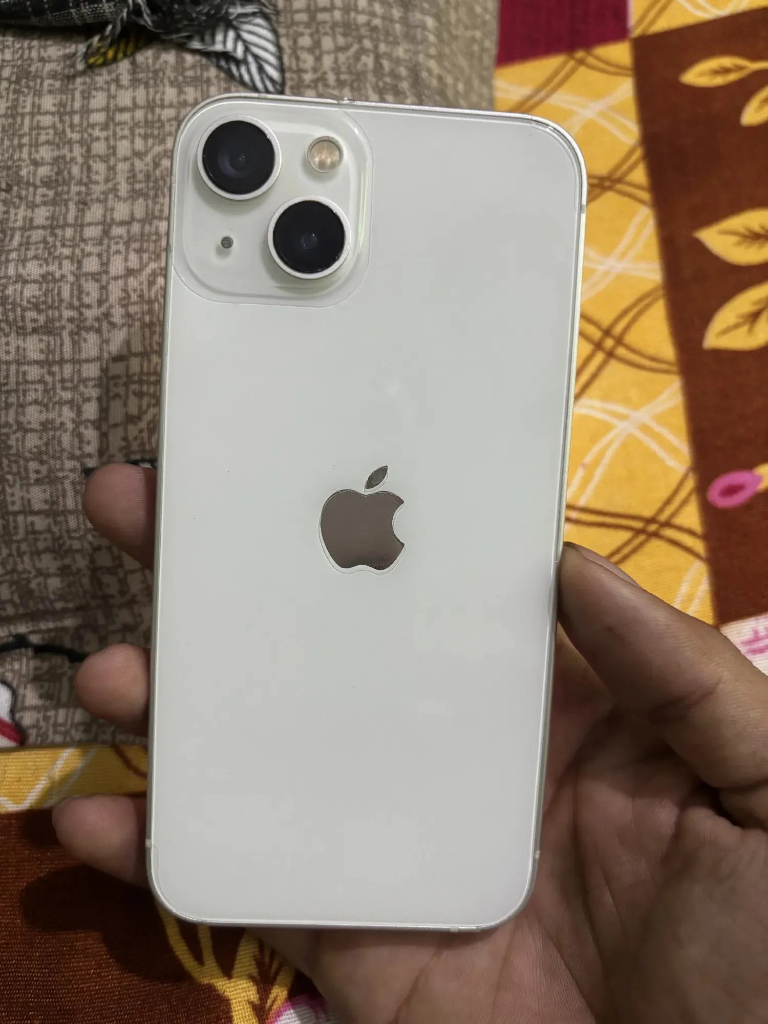 Apple iPhone 13