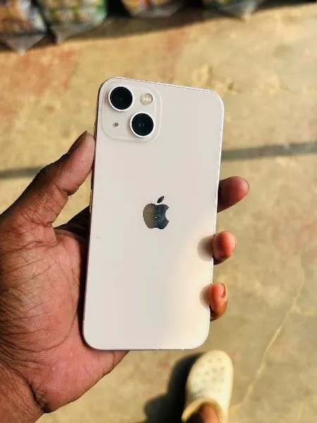 Apple iPhone 13