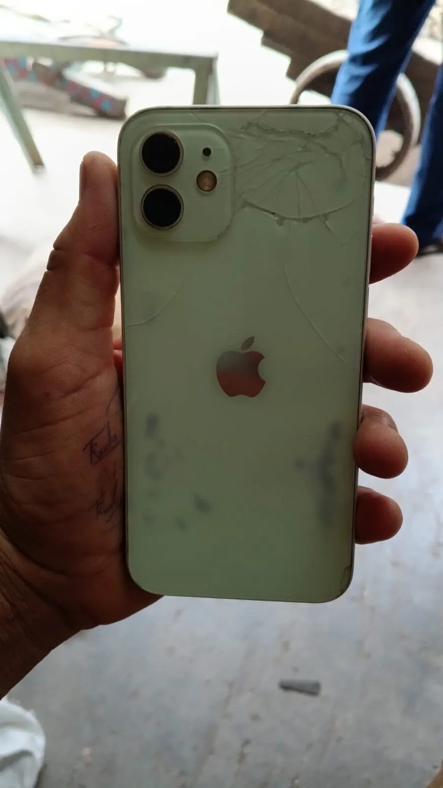 Apple iPhone 12
