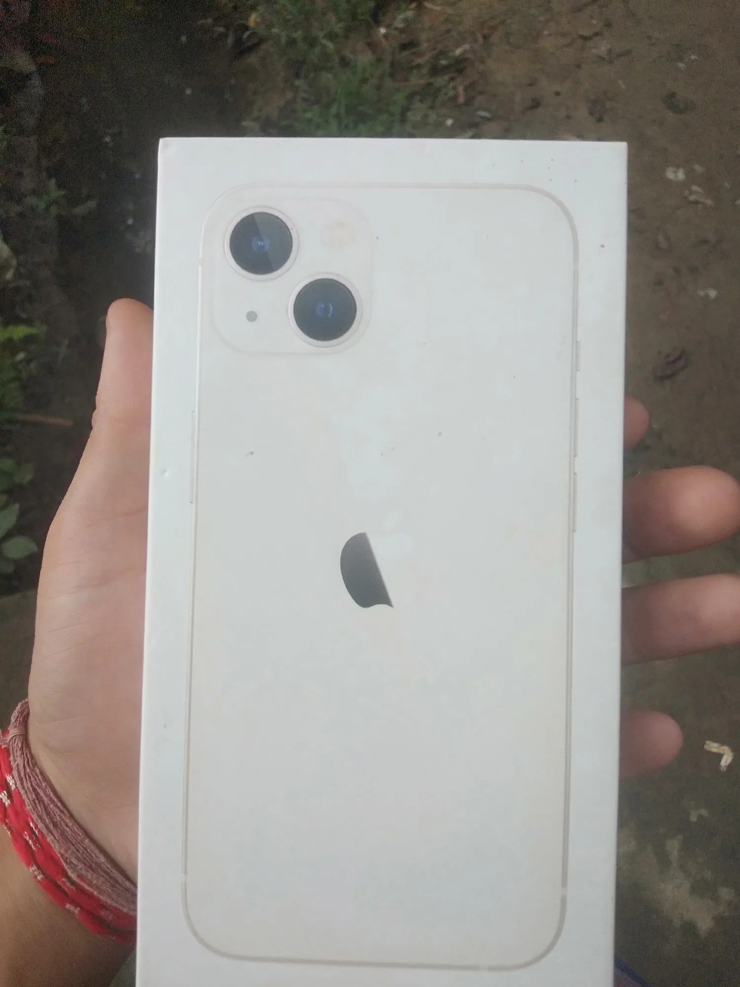 Apple iPhone 13