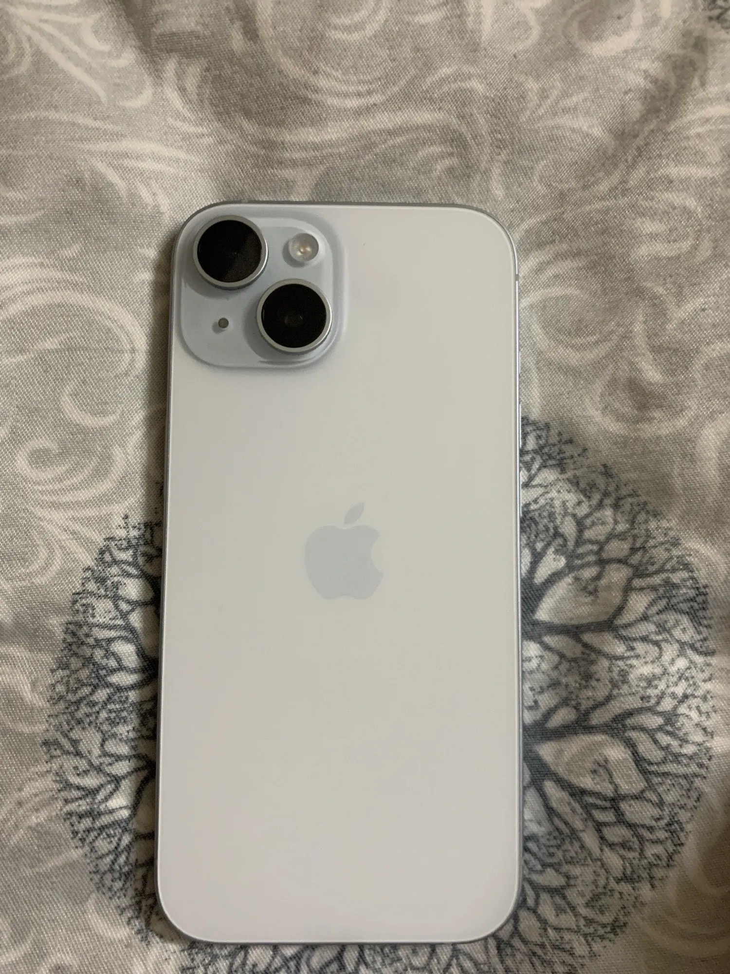 Apple iPhone 15