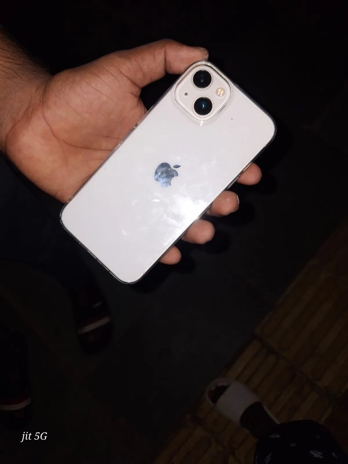 Apple iPhone 13