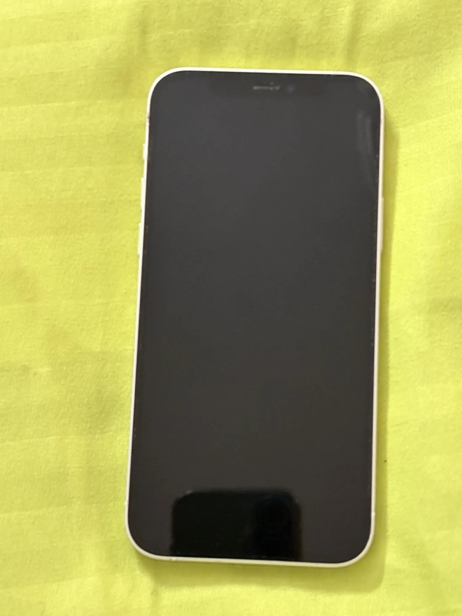 Apple iPhone 12