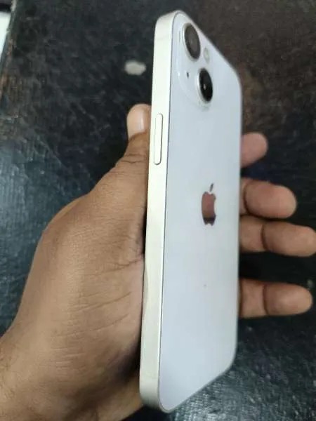 Apple iPhone 13