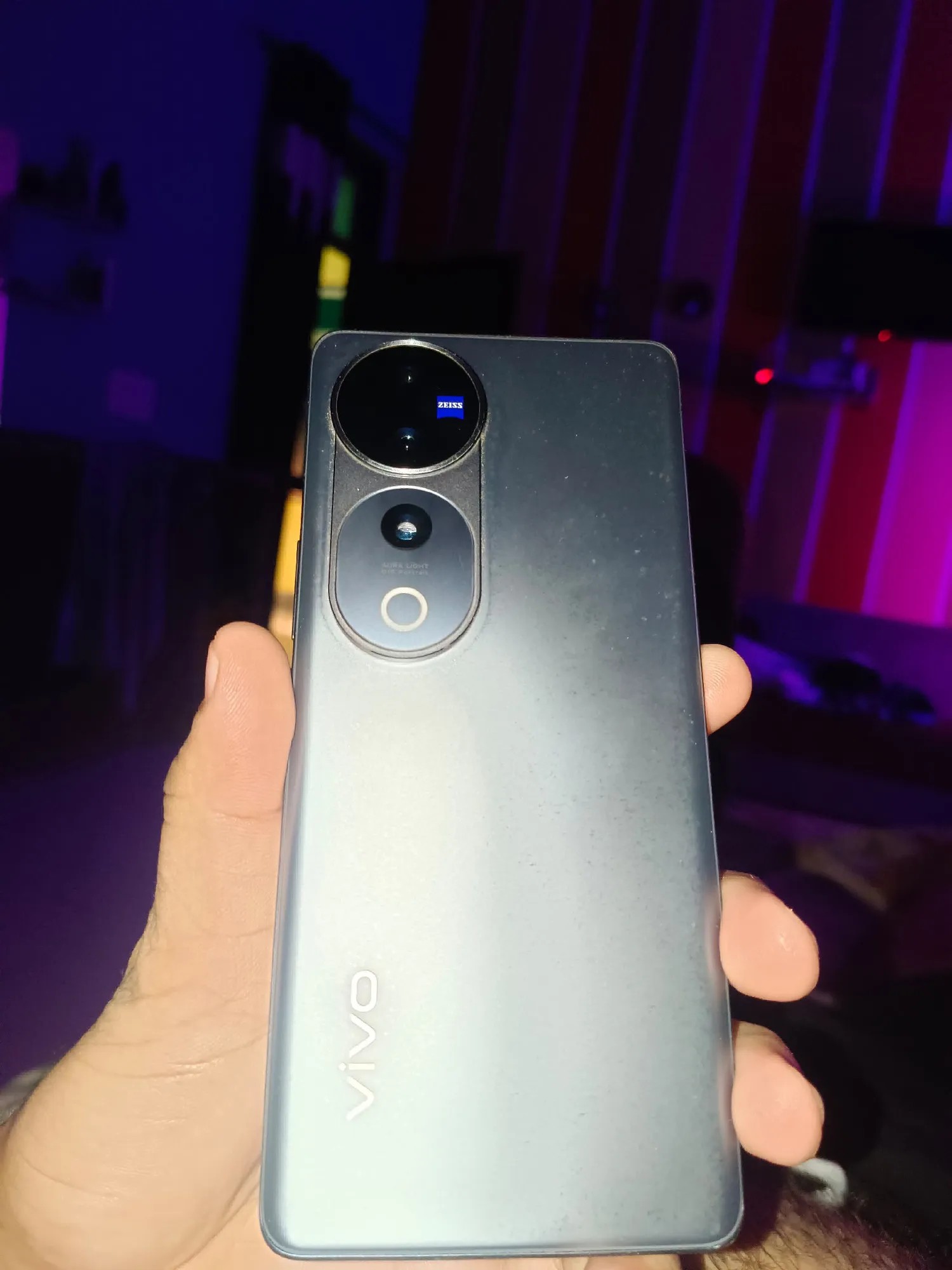 vivo V40 Pro