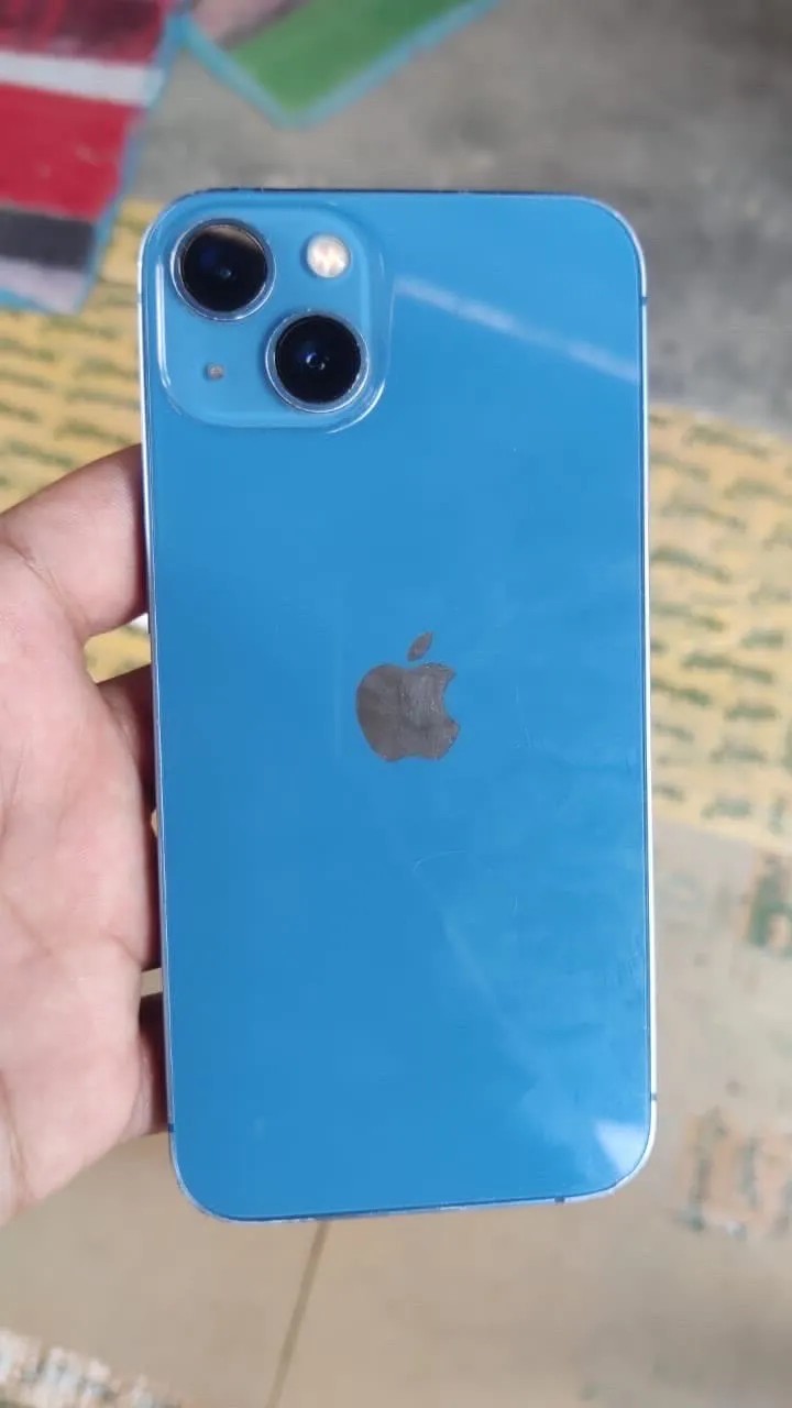 Apple iPhone 13