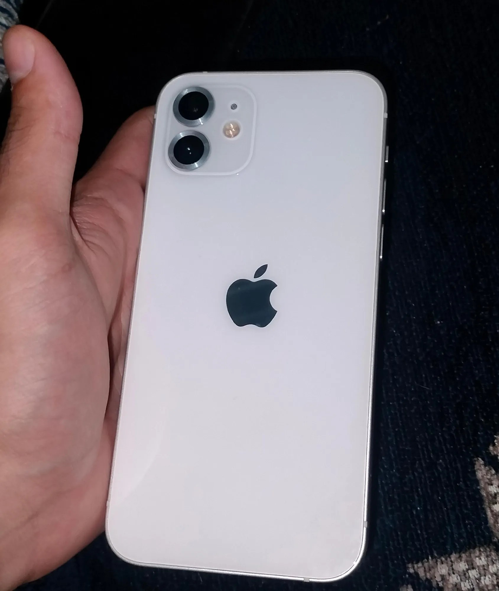 Apple iPhone 12