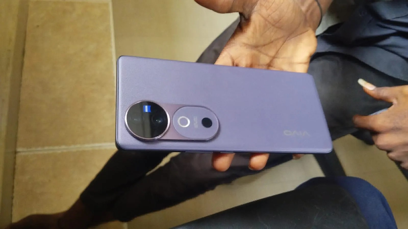 vivo V40