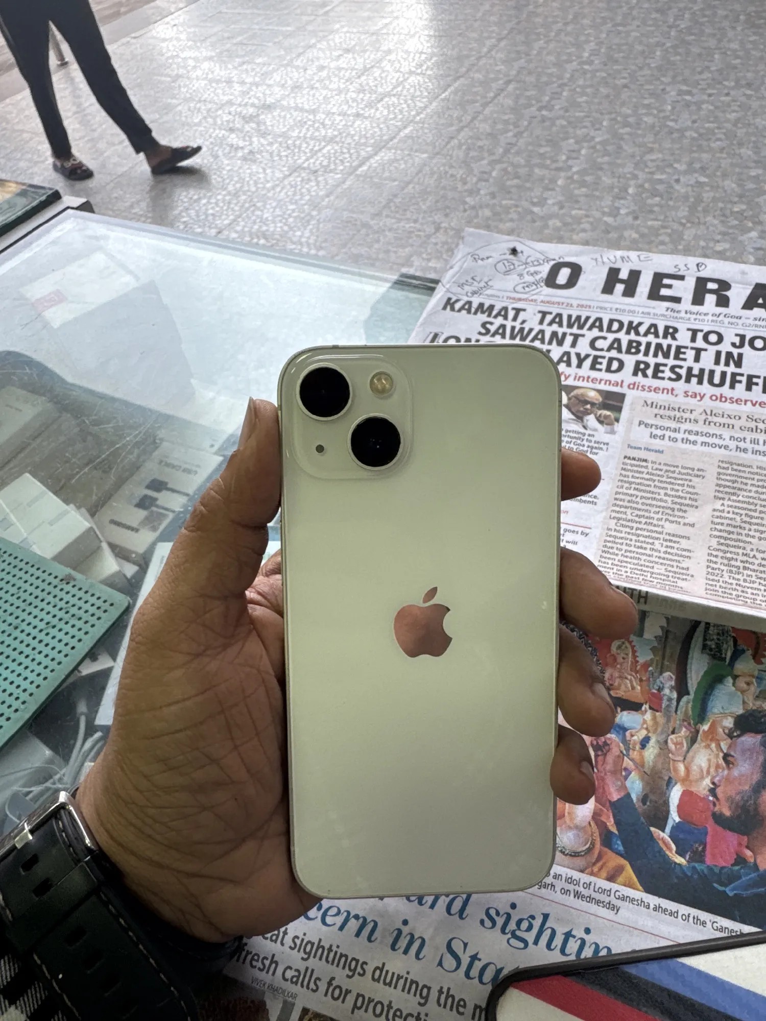 Apple iPhone 13