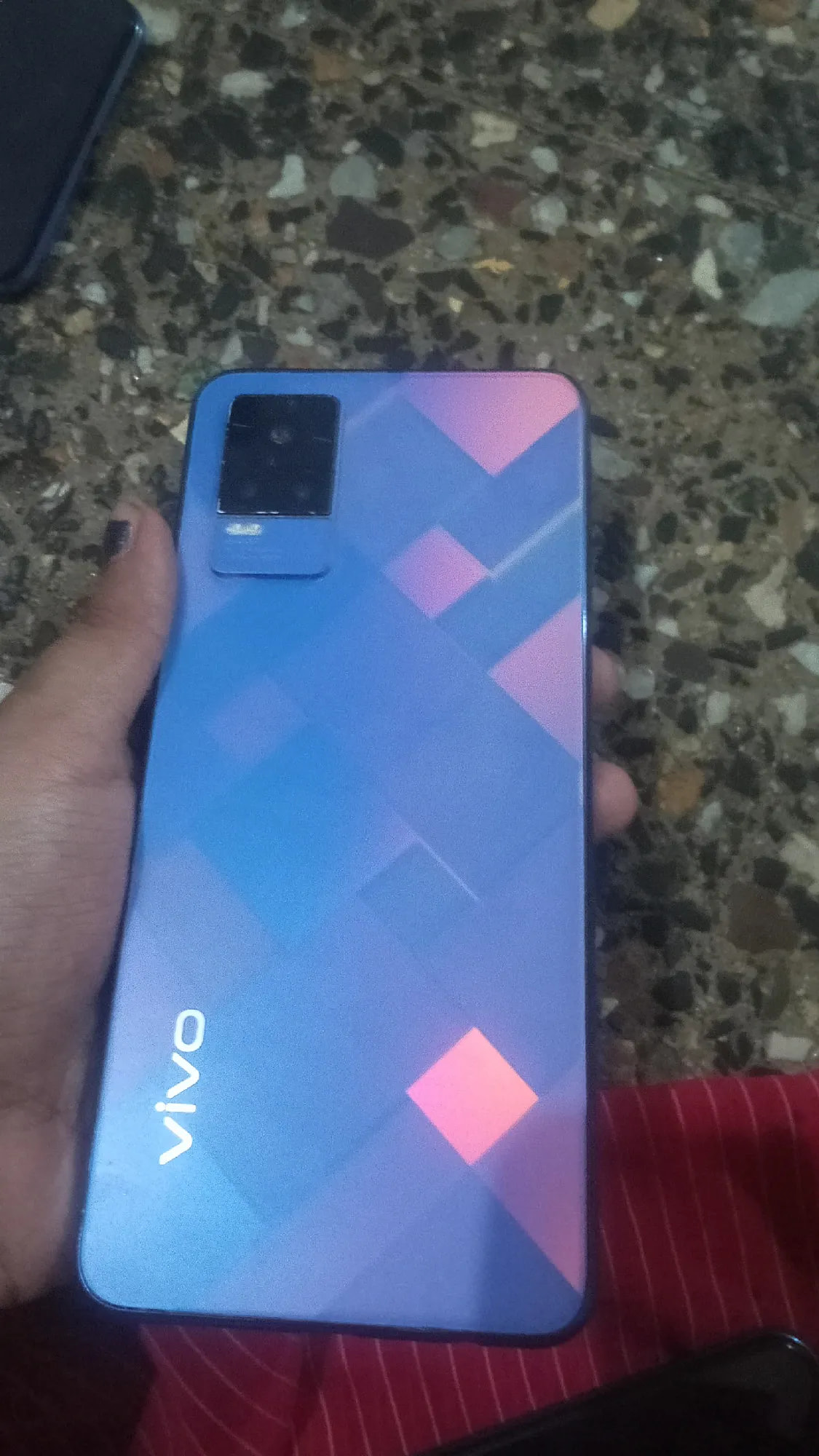 vivo Y73