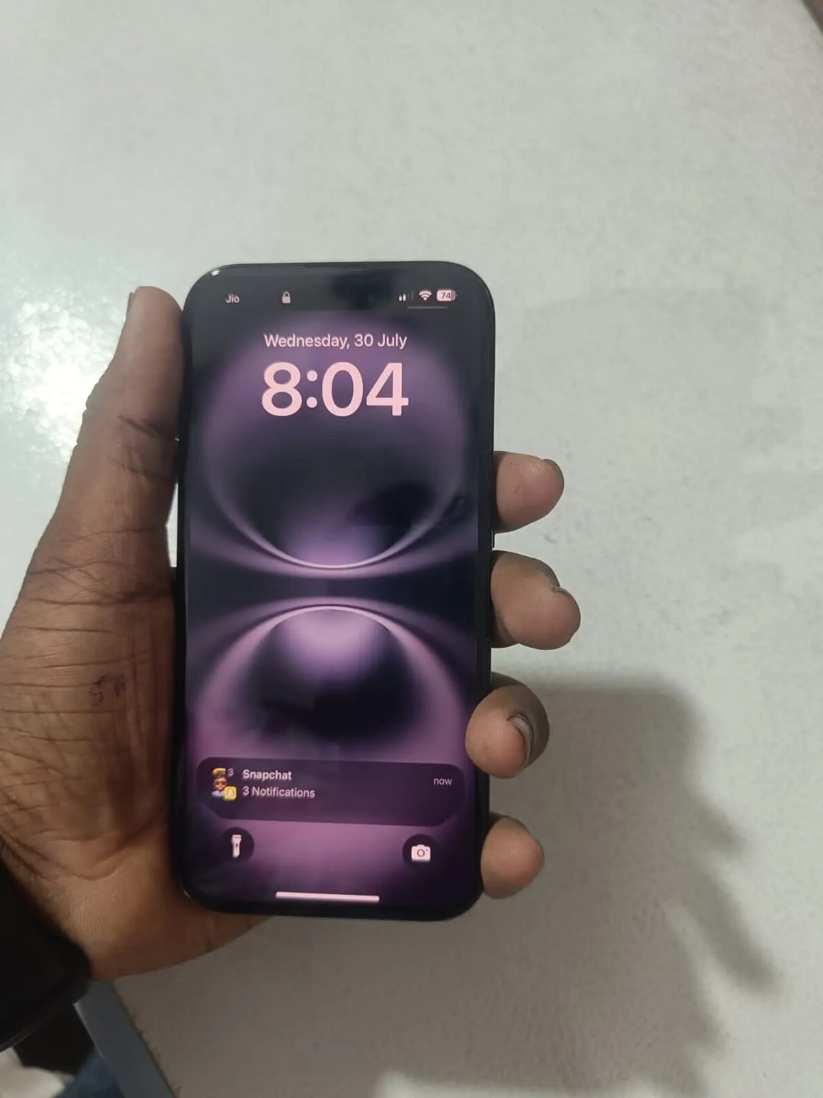 Apple iPhone 16