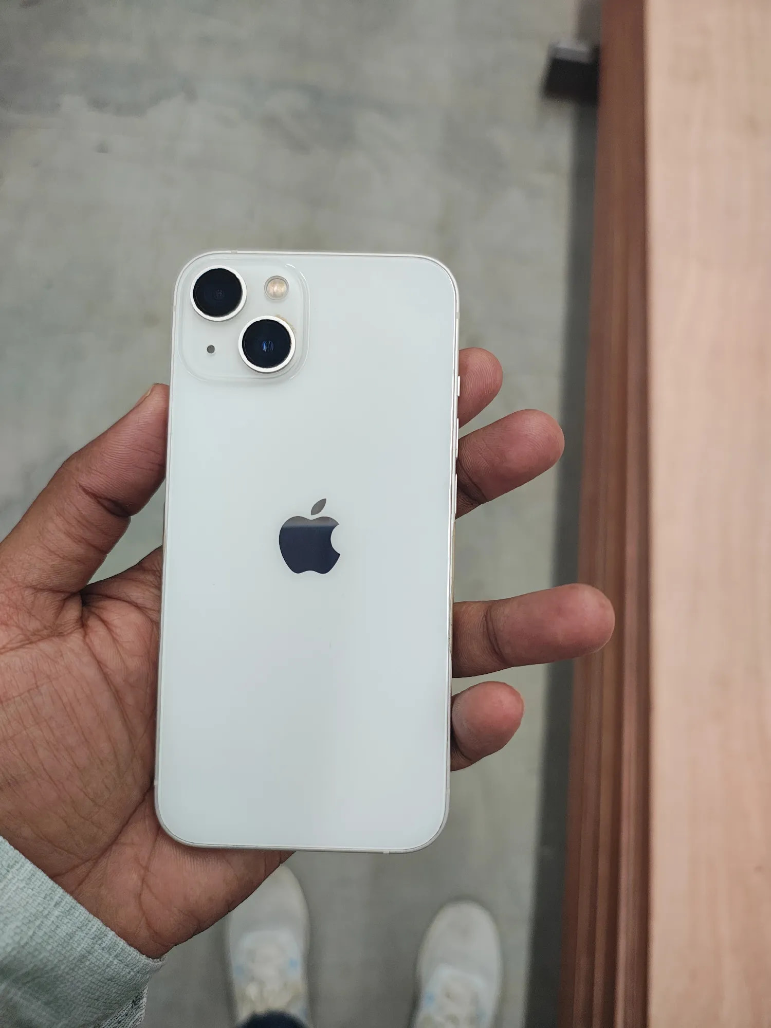 Apple iPhone 13