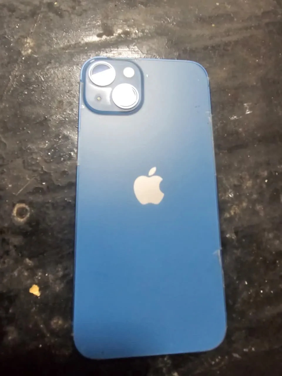 Apple iPhone 13