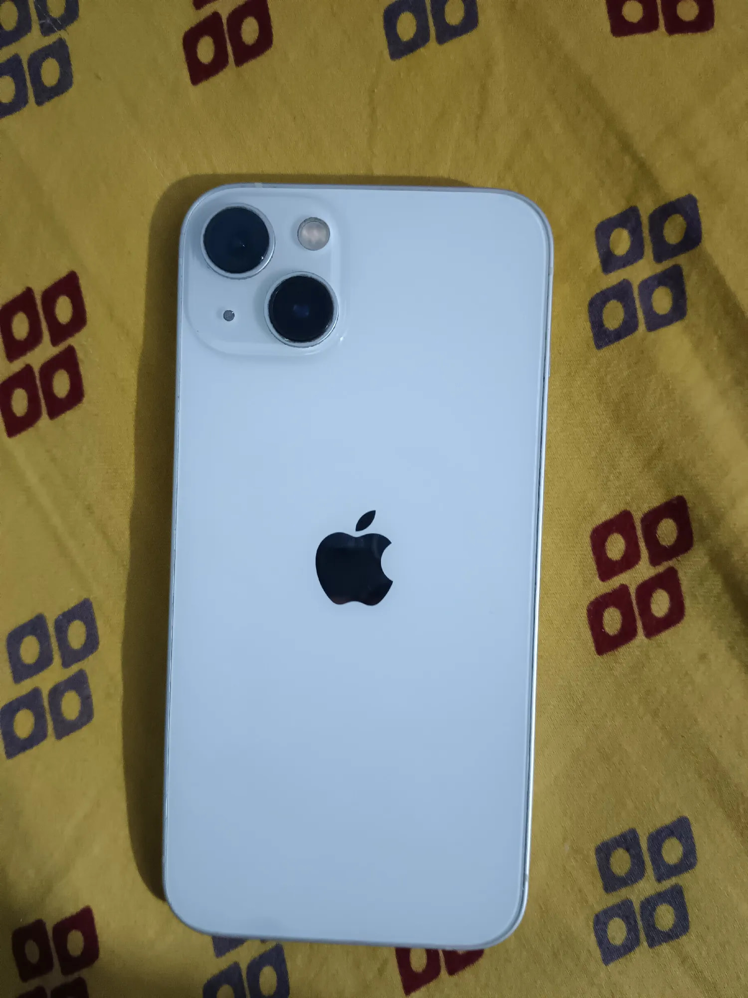 Apple iPhone 13
